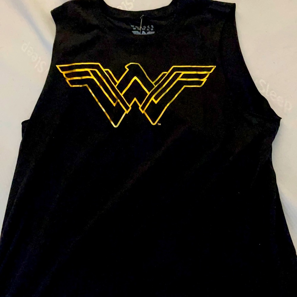 Wonder Woman muscle Tee brand new still has tags.